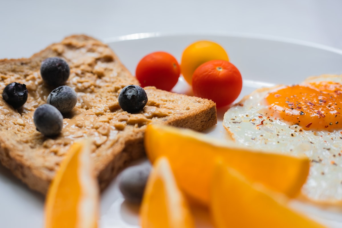 Balanced breakfast macronutrients visualization